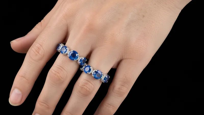 Choisir la bonne taille pour une bague saphir